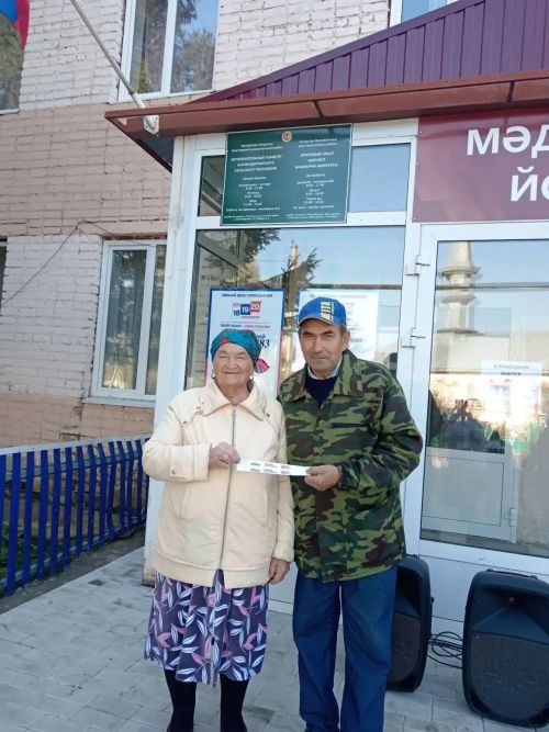 Әлмәндәрдә сайлаучыларны тәмле чәйләр белән каршы алалар
