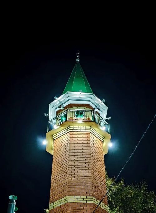 Каратун мәчете кичләрен дә әллә каян матур булып күренеп тора