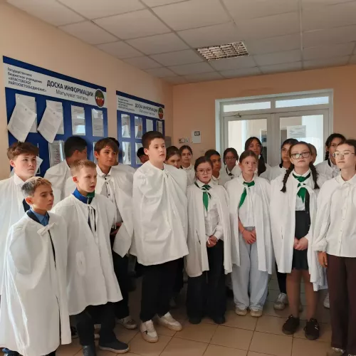 Апаста укучылар ветеринар һөнәре белән таныштылар