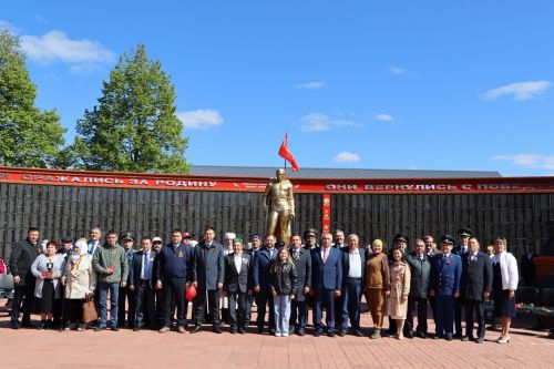 Апаслылар Бөек Җиңүнең 78 еллыгын билгеләп үтте