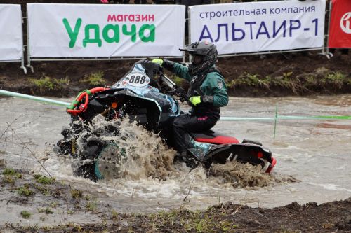 В Апастово прошел первый этап чемпионата России по гонкам на квадроциклах