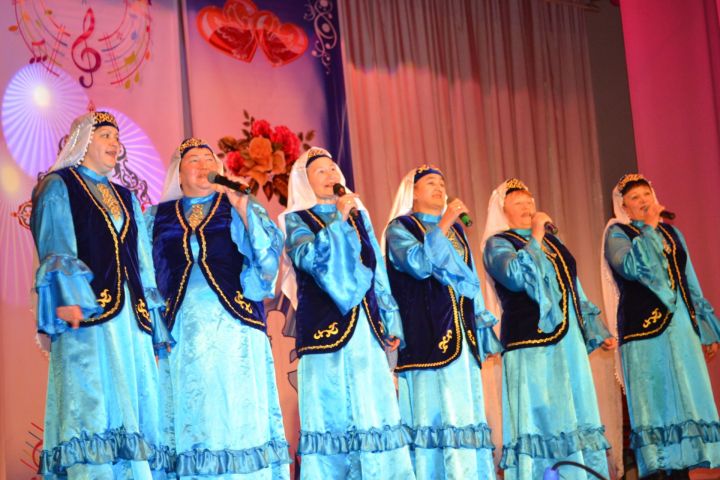 Апаста Халыклар бердәмлеге көне һәм Татарстан Конституциясе көне уңаеннан концерт була