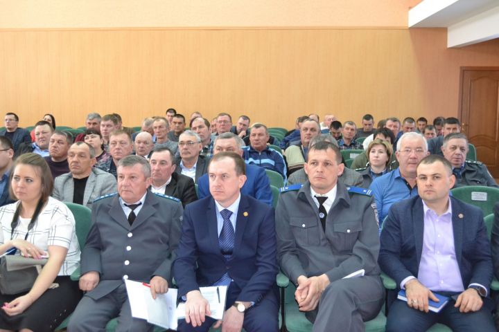 Апаста зур киңәшмә узды