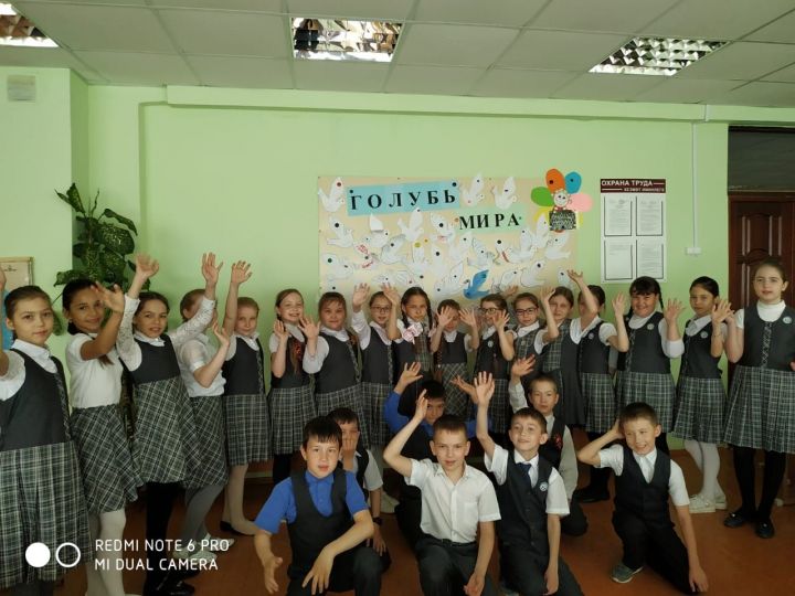 Апас мәктәбе укучылары “Тынычлык күгәрчене“ акциясендә катнашты