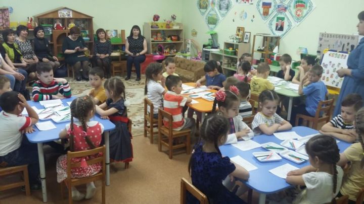 "Кояшкай" балалар бакчасында укытучылар һәм әти- әнилэр очен "Ачык ишекләр көне" үтте