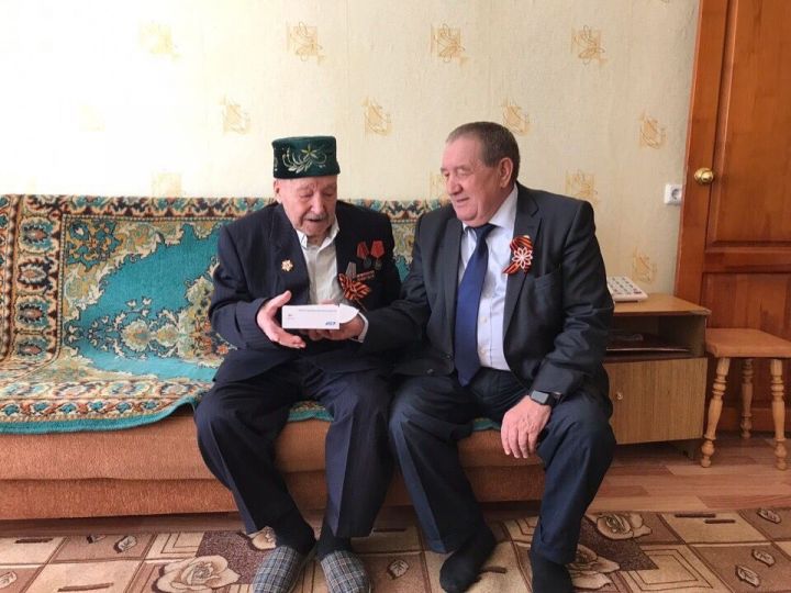 Бөек Җиңү көнендә цифрлы телевизор приставкалары бүләк ителде