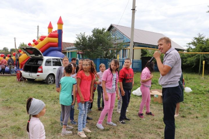 Иске Әнәледә Авыл көне үтте