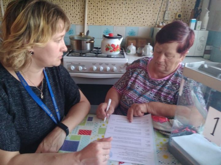 Апаста өйләргә барып та сайлаттылар
