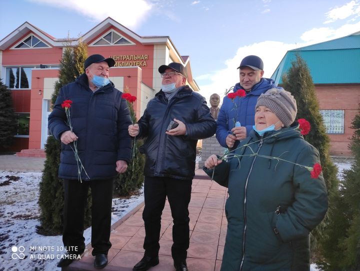 Апаста якташыбыз Шәүкәт Галиевне искә алдылар