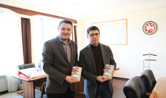 Журнал «Казан утлары» начинает выпускать книги с произведениями татарских авторов в карманном формате