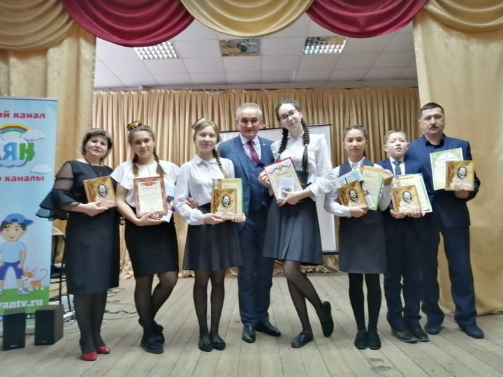 Апас мәктәбе укучылары Ульян өлкәсендә фәнни-гамәли конференциядә катнашты