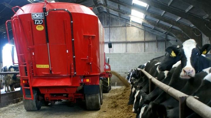 Марат Зяббаров: Эффективность молочного и мясного животноводства невозможно обеспечить без кормоцентров