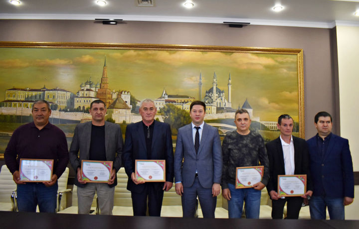 Апаста ТАССРның 100 еллыгы уңаеннан сертификатлар тапшырылды