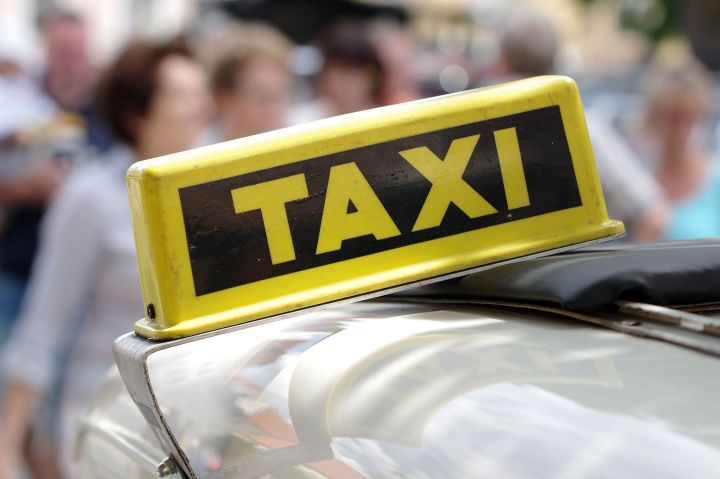 В Татарстане стартовала операция "Такси" - ГИБДД проводит массовые проверки перевозчиков