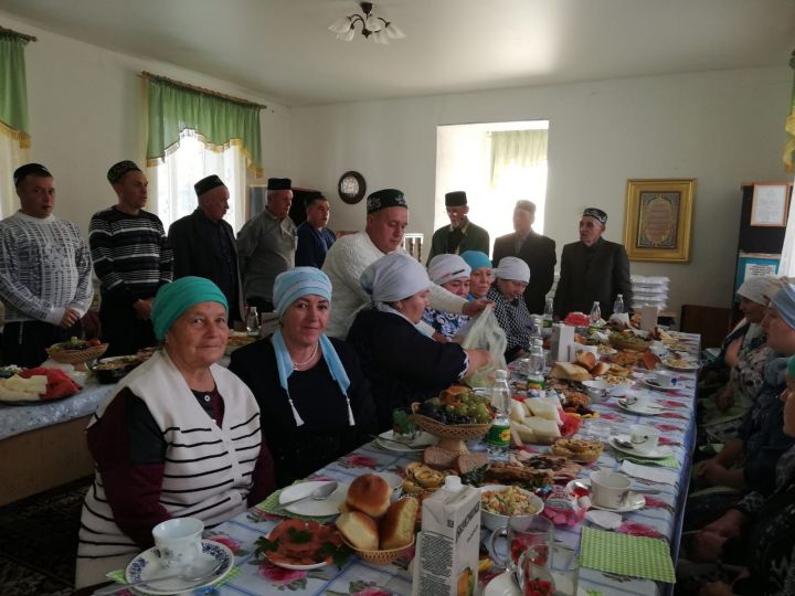 Олы Болгаер мәчете кунаклар каршылады