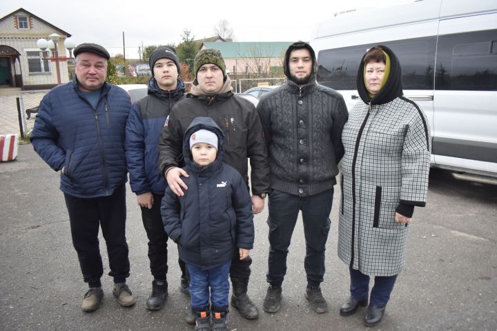Апастан тагын бер төркем мобилизацияләнүче ир-егетләрне озаттылар
