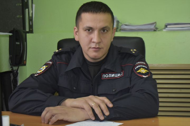 Айнур Сиразиев работает в отделе уголовного розыска