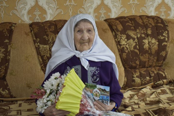 Гульсум эби Гимаева встретила 90-летний юбилей