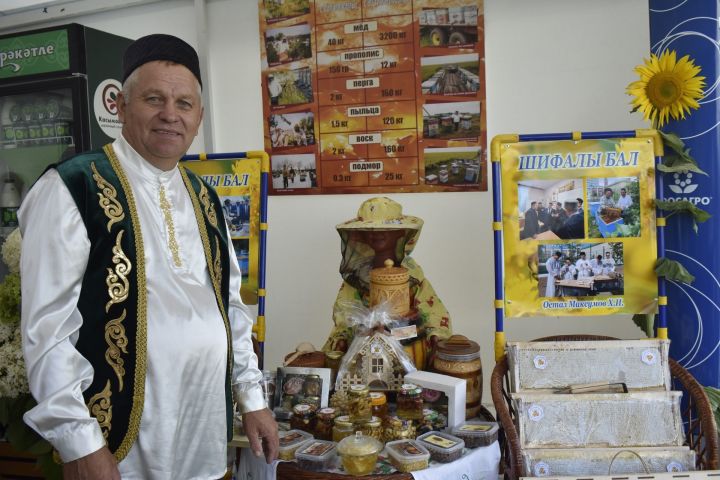 Житель Апастово Халил Магсумов хорошо знает секреты пчеловодства