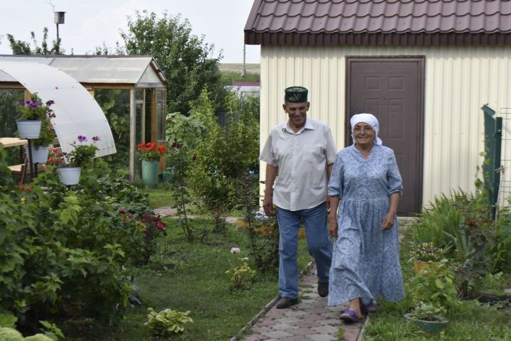 Гыйлемхан и Рамзия Гильмановы: «На двоих у нас есть 48 часов в сутки, которые мы с удовольствием проводим в саду»
