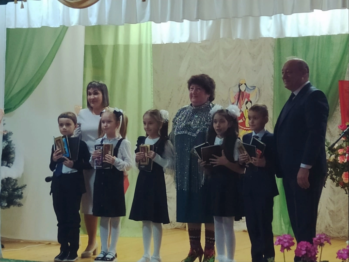 Гөлнур Айзат туган авылы Иске Әнәледә кунак булды