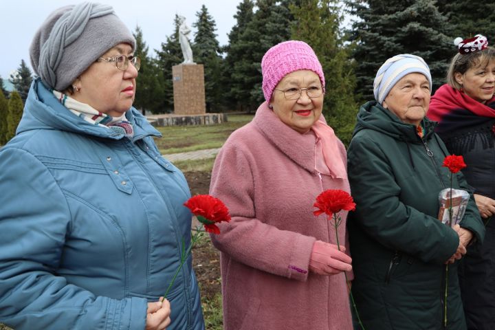 В Апастово почтили память великого композитора, певца, нашей землячки Сары Садыковой