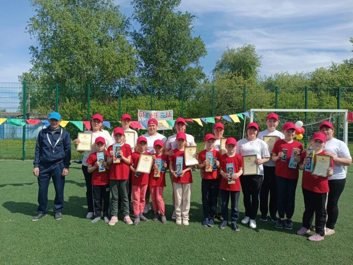 Азбаба мәктәбендә “Әти-әни, мин – спорт сөюче гаилә” бәйгесе узды