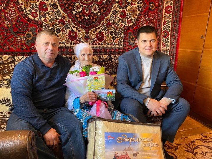 Наҗия әби Сәлимова: “Бер генә дә тик торырга яратмыйм”