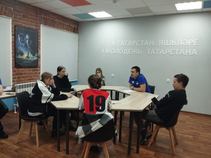 В молодёжном центре «Яшьлек » прошла встреча со студентами Апастовского аграрного колледжа