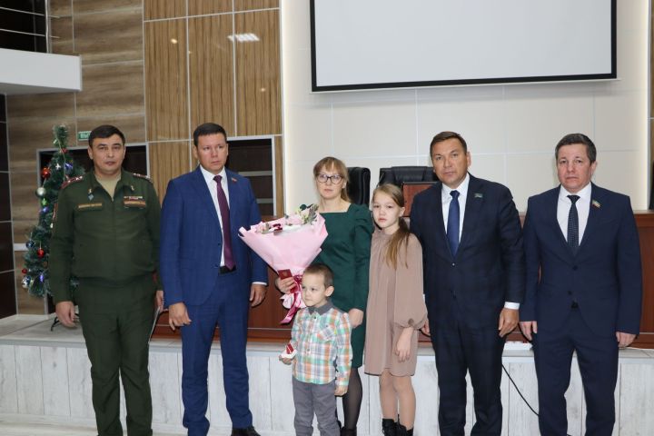 Районда Ил тынычлыгы өчен башларын салган хәрбиләр “Батырлык ордены”на лаек булдылар