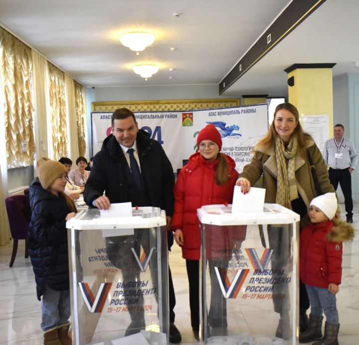 Глава Апастовского района Айрат Зиганшин принял участие в выборах Президента России