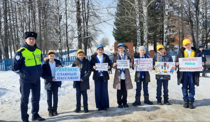 Морзалар мәктәбенең яшь юл сакчылары “Бала – төп пассажир” акциясенә кушылды