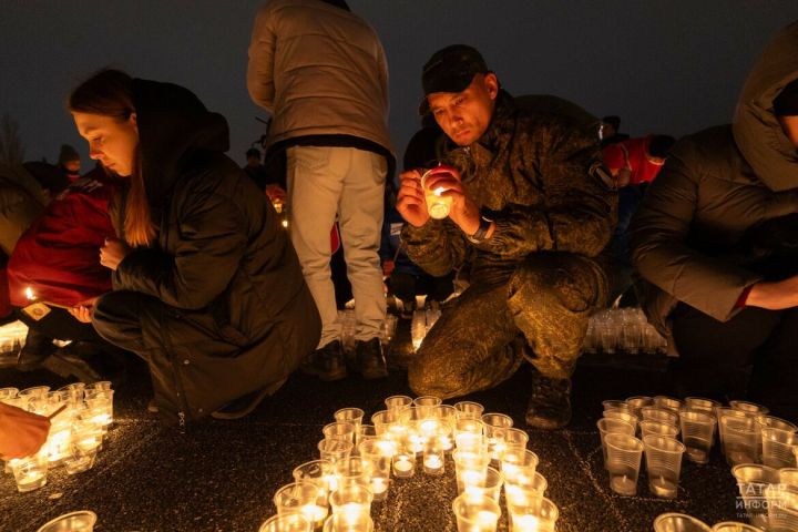 Татарстанская молодежь присоединилась к акции памяти жертв теракта в «Крокусе»