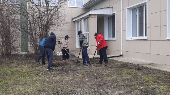 Учащиеся Бишевской школы приняли активное участие во Всероссийском субботнике