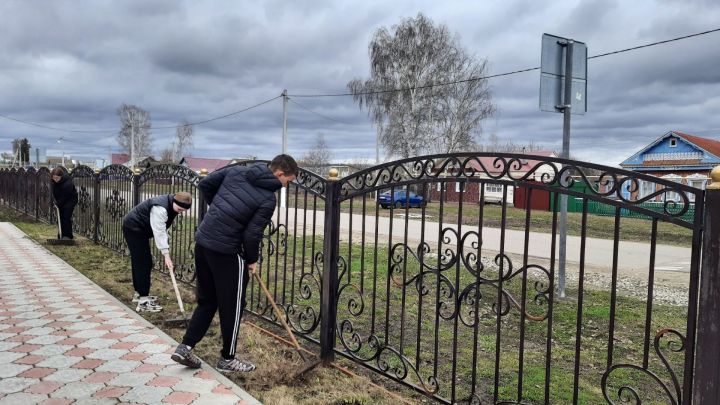 Учащиеся Бишевской школы приняли активное участие во Всероссийском субботнике