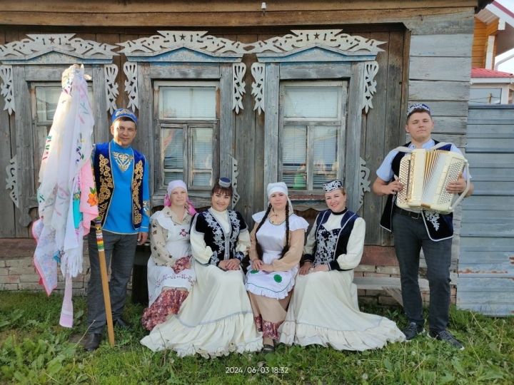 Апаста Сабан туена бүләк җыялар