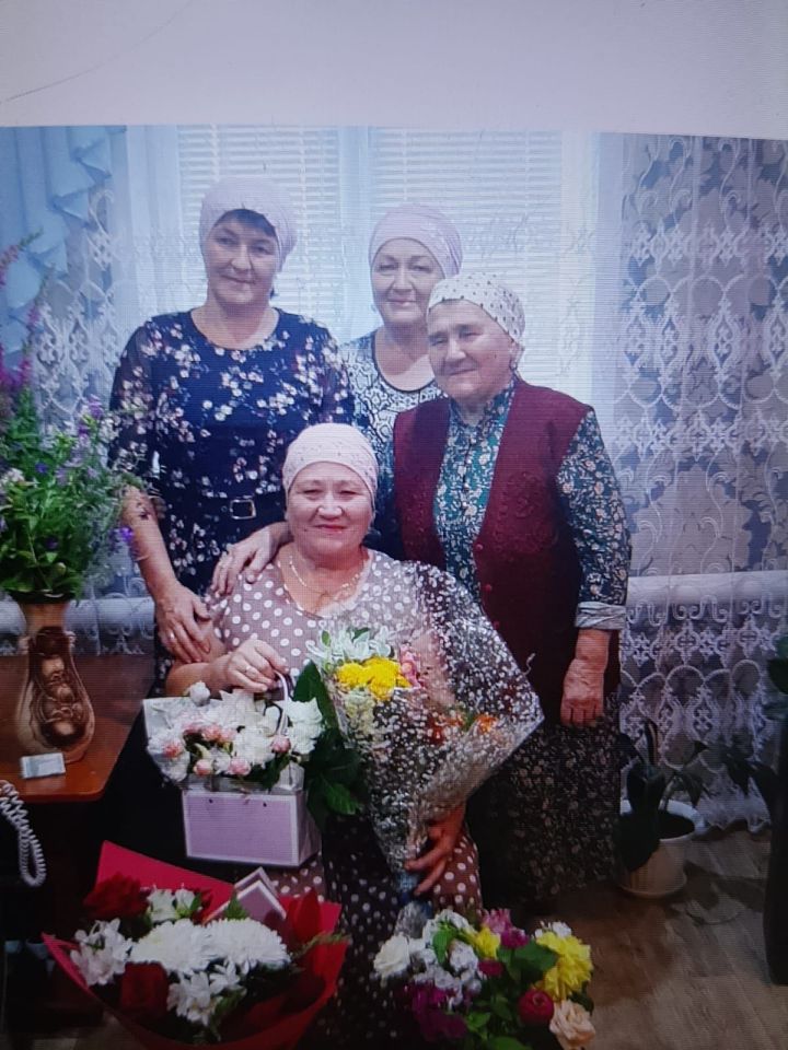 «Мин әнигә охшаган» бәйгесенә Ләйсән Сөнгатуллинадан: