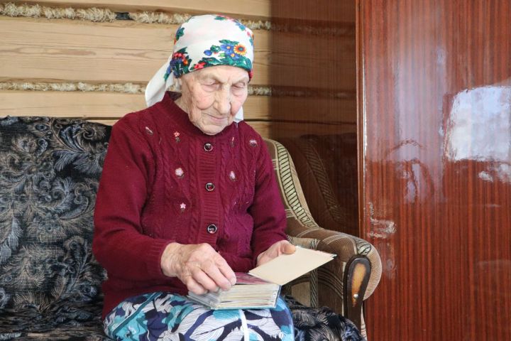 Бер кашыктан ашаган кебек гомер итәбез