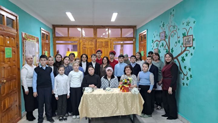 В Давликеевской школе прошло торжественное мероприятие, приуроченное ко Дню героев Отечества