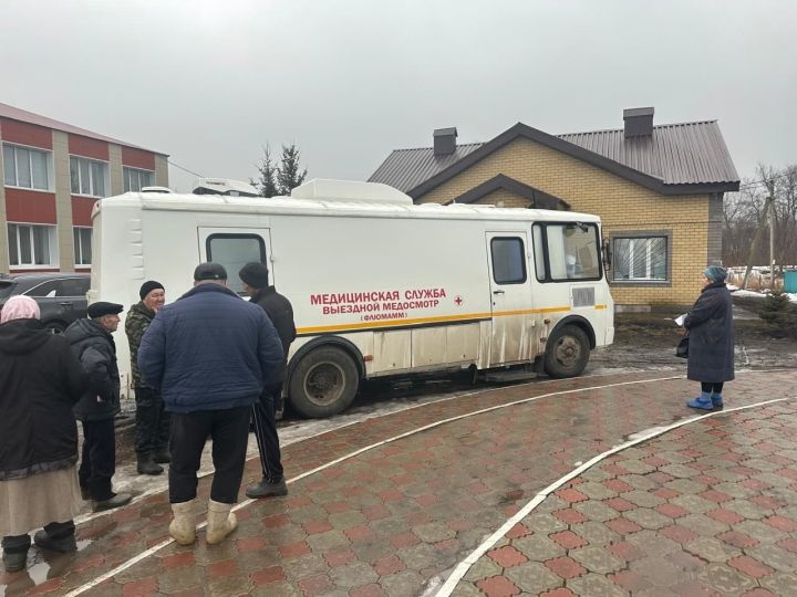 Апаста күчмә мобиль поликлиника эшли