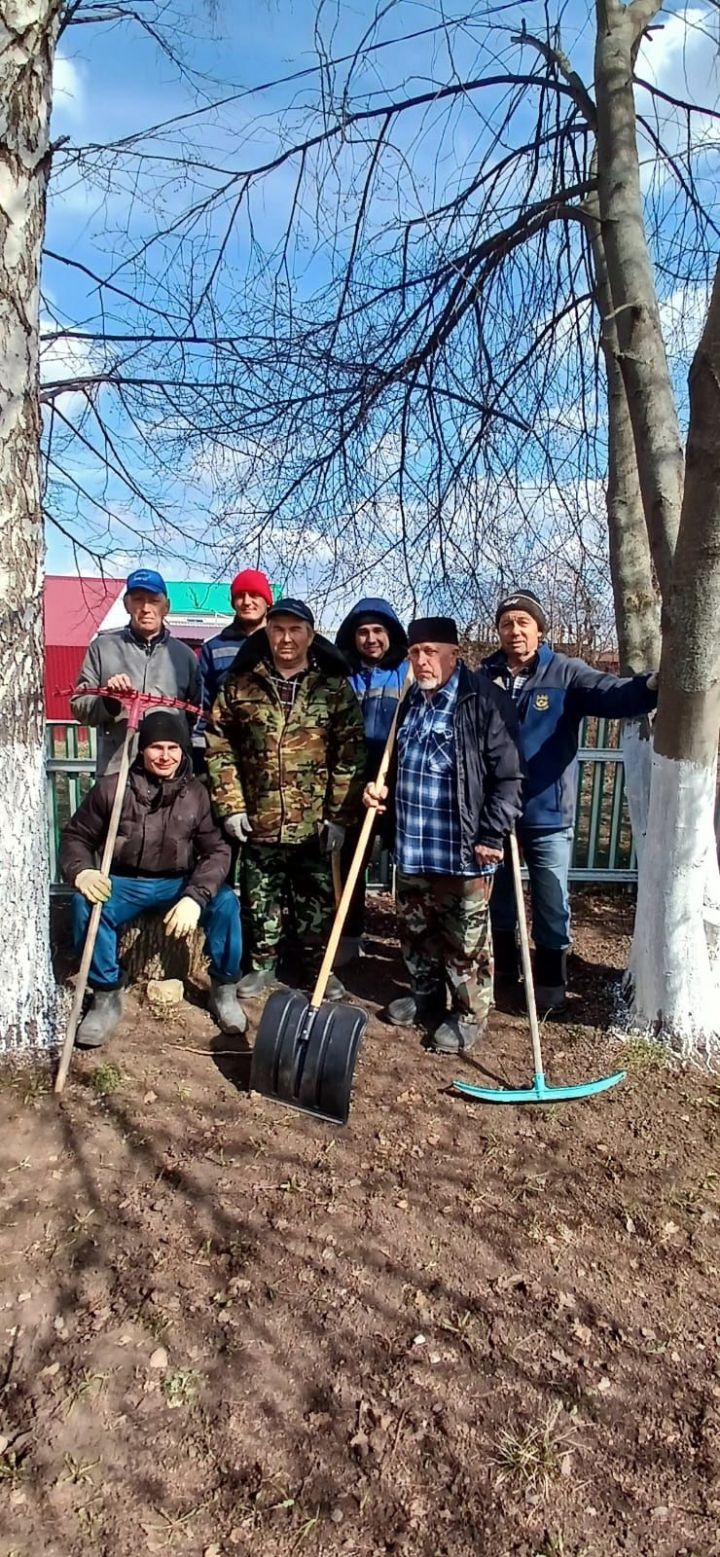 Иске Әнәледә язгы өмә узды