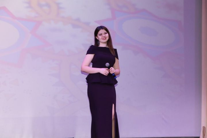 Апаста Бөек Җиңүнең 80 еллыгына багышланган бәйрәм концерты узды