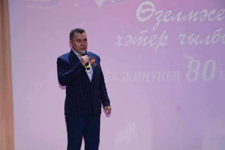 Апаста Бөек Җиңүнең 80 еллыгына багышланган бәйрәм концерты узды