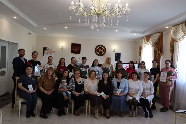 Апаста йөкле хатын-кызлар көне билгеләп үтелде