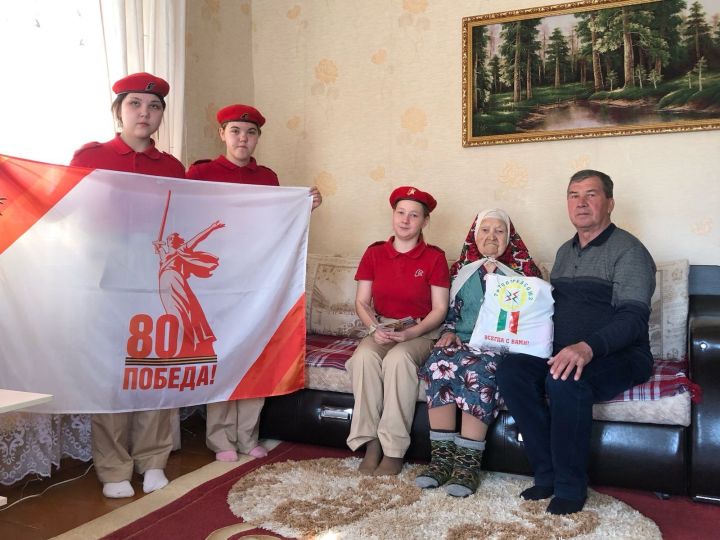 Учащиеся Табар-Черкийской школы поздравили своих односельчан- тружеников тыла с Днем Великой Победы
