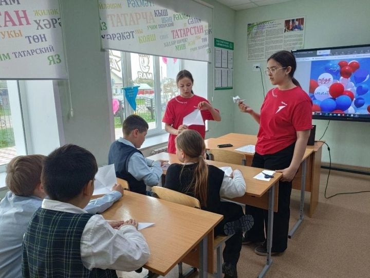 Тысяча журавлей сделаны руками детей Апастовского района в рамках акции «Журавли нашей памяти»