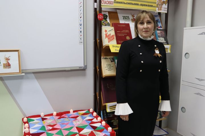 Кече Болгаер китапханәсендә Бөек Җиңүнең 80 еллыгы уңаеннан төрле күргәзмәләр эшли