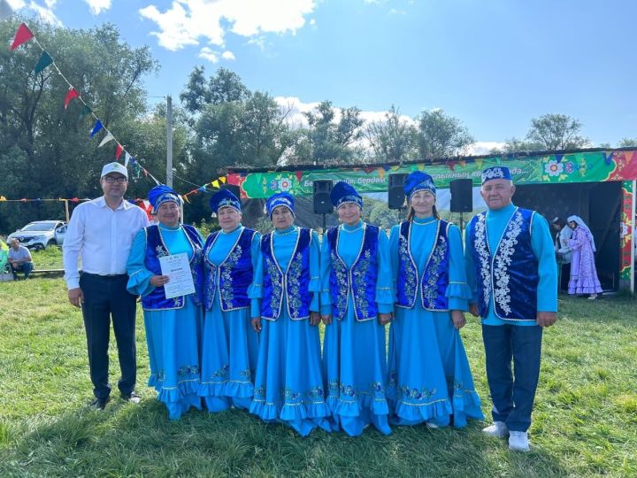 Апаслылар Арчадан бүләкләр белән кайтты