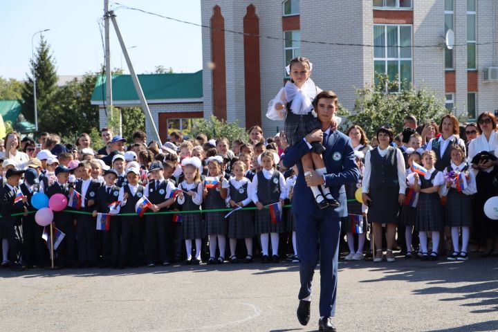 Яңа уку елында районда 128  бала беренче тапкыр мәктәп бусагасын атлап керәчәк