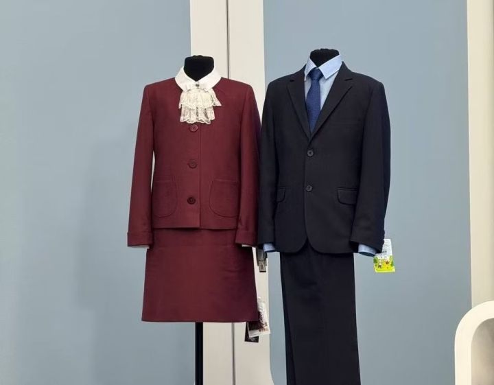 Введен ГОСТ на школьную форму: как выбрать удобный, эстетичный  костюм